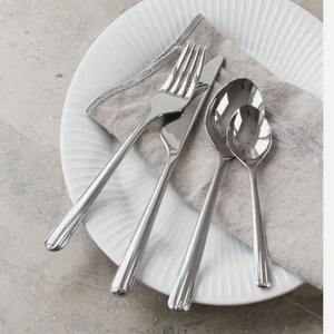 Les couverts en acier inoxydable exquis s'accordent exceptionnellement bien avec la vaisselle et les accessoires de service pour un look harmonieux. - Product Image 1