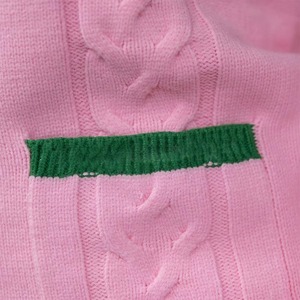 Suéter de punto de lana/acrílico con cuello en V y doble botonadura, bordado personalizado al por mayor, Delta Greek Sigma Theta, para mujer, verde y dorado - Product Image 3