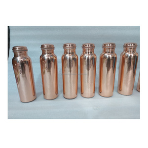 Botella de cobre Ayurvédica de 950/750ml para almacenar bebidas purificadoras naturales, soporte de inmunidad hecho a mano, estilo sostenible, Unisex - Product Image 1
