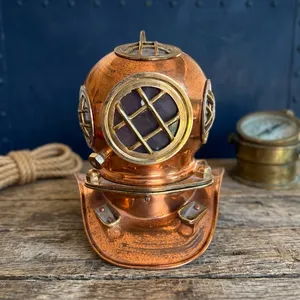Casco de Buceo Vintage de Cobre y Latón, Miniatura Decorativa Náutica, Casco de Buzo de Aguas Profundas, Decoración Marítima para Estante, Estilo Antiguo, Buceo - Product Image 1