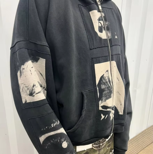 Sweat-shirt à capuche zippé noir surdimensionné pour homme avec imprimé graphique, style streetwear, en coton tricoté - Product Image 4