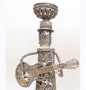Par de Soportes para Velas de Músico Hechos a Mano en Hierro Plateado Tradicional, Duraderos, con Figuras Artísticas de Guitarrista, Pedestales de Lujo para Navidad - Product Image 4