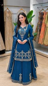 Ensemble Kurti en soie crêpe naturelle brodée de sequins avec pantalon palazzo doublé et dupatta à bordure en dentelle pour femme, tenue de soirée QO 1064 - Product Image 2