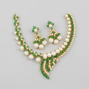 Collar de Perlas de Imitación Chapado en Oro al por Mayor para Mujer, Colgante de Perlas de Agua Dulce y Circonitas, Proveedor de Joyería de Moda de Lujo - Product Image 3