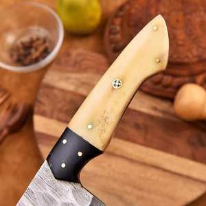 Couteau de Chef en Acier Damas Martelé avec Manche en Résine Osseuse, Couteau de Cuisine Forgé à la Main, Vente en Gros Fabricant - Product Image 5