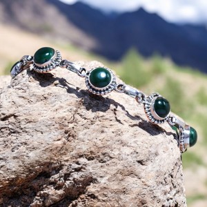 Bracelet en argent sterling 925 avec magnifique pierre de malachite, bijoux faits à la main, design raffiné, prix de gros pour la vente en gros et les cadeaux. - Product Image 2