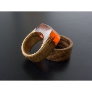 Anneaux de serviette en bois et résine naturelle artisanale, polyvalents et élégants pour toute décoration de table - Product Image 5