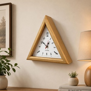 Horloge murale triangulaire en bois de luxe, finition dorée, style antique, 12 pouces, forme triangulaire, horloge décorative suspendue - Product Image 3
