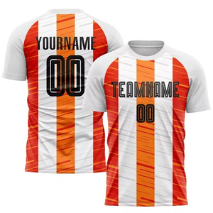 Fournisseur en gros proposant des kits de maillots de football personnalisés avec marque privée et tarifs de gros directs d'usine pour le commerce B2B. - Product Image 1