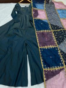 ชุดแต่งงานฤดูหนาวสไตล์อินเดียขายดี ชุดฤดูร้อนผ้าไหมปักลายหนักประดับเลื่อม ซัลวาร์ คามีซ ทรงเข้ารูปสำหรับงานปาร์ตี้ - Product Image 5