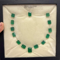 Émeraude zambienne naturelle à facettes émeraude taillée pierre précieuse 105.83Cts collier de mise en page de pierre précieuse émeraude de haute qualité 14 pièces