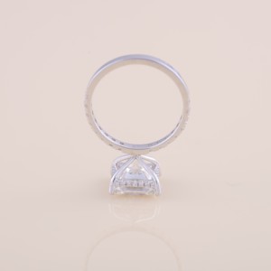 Bague de fiançailles/mariage en diamant de laboratoire taille princesse certifié IGI avec bande pavée en argent sterling 925 massif - Product Image 6