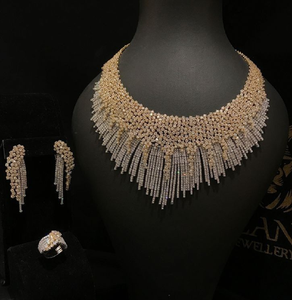 Ensemble pendentif et boucles d'oreilles en spirale or rose, disponible à prix de gros. Un look chic et coordonné pour un usage quotidien - Product Image 5