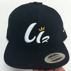 หมวกแก๊ป Snapback หลายสีให้เลือก 6 แผง ปักโลโก้ตัวอักษร สไตล์สตรีท ยูนิเซ็กส์ สีแดง เขียว ดำ เทา ขาว - Product Image 3