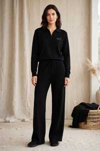 Ensemble deux pièces en tricot noir pour femme, haut à manches longues avec col polo et fermeture éclair, et pantalon large à cordon de serrage - Product Image 5