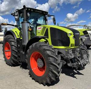 Tractor Agrícola Claas AXION 920 de 220HP, 4WD, Transmisión por Engranajes, Alto Rendimiento, Diésel, para Trabajo Pesado, Apto para Exportación - Product Image 1