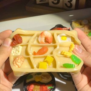 Juguete Sensorial de Bolas de Comida Simulada de Nueve Compartimentos Hotpot, Material TPR Seguro, para Niños y Niñas - Product Image 3