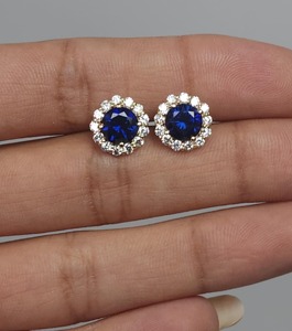 Pendientes de Oro Sólido de 14K con Zafiro Azul de 0.52 Ct y Halo de Diamantes Cultivados en Laboratorio, Certificados por IGI, Joyería Elegante para Mujer, Regalo para Fiesta - Product Image 2