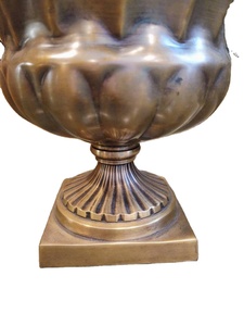 Modern Luxury Brass Footed Urn Vase Ornate Handled Compote Centerpiece Wedding Hotel Decor Custom Logo OEM Wholesale India - Product Image 4