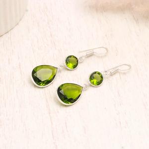 Pendientes de Peridoto de Lujo, Pendientes Colgantes en Forma de Pera de Plata de Ley 925 para Mujer - Product Image 2