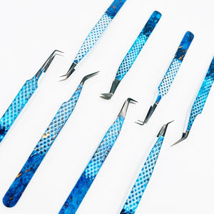 Pince à cils bleue très vendue, pointe en fibre pour volume intense, maintien optimal, précision chirurgicale, en acier inoxydable de qualité supérieure - Product Image 3