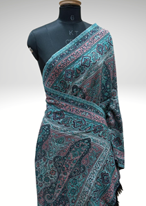 Abaya de Viscosa Jacquard de Tejido Directo de Fábrica Safaa - Abaya de Lujo con Patrón Étnico Jamawar, Prenda Modesta para Mujer - Product Image 3