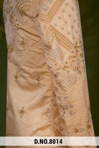 Traje de novio Sherwani premium en beige dorado para hombre, con bordado en tono dorado y plateado, adornado con cuentas y lentejuelas en toda la prenda. - Product Image 6