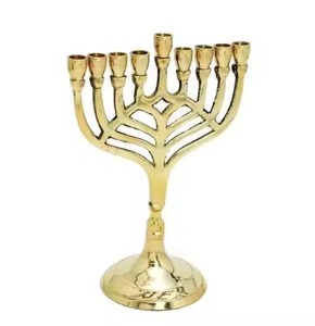 Candelabro Metálico Clásico para Menorah, Candelabro Decorativo para Hanukkah, Soporte para Velas, Decoración Atemporal para el Hogar - Product Image 3