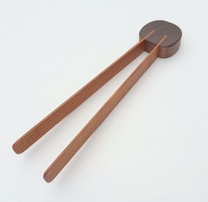 Vente directe usine : Pince à pain pliable personnalisée en bambou de 7 po/18,5 cm avec spatule-pince en bambou pour salade et pain - Product Image 4