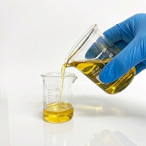 Huile de balsam de Gurjun de qualité supérieure Aroma Atsiri Indonésie, légère, 58%+, avec un arôme boisé profond pour la parfumerie - Product Image 3