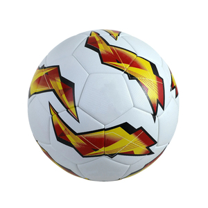 Nouveau ballon de football professionnel, logo personnalisé, ballon de match, ballon de football en PU durable avec haute rétention d'air, style classique - Product Image 1