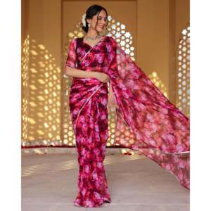 Robe de mariée élégante et chic, de créateur, à manches courtes, col en V, imprimé floral, en mousseline de soie, longueur ras du sol, style traditionnel indien - Product Image 2
