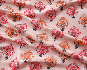 ผ้าถักเนื้อเรยอน 100% ลายมัดย้อม แห้งเร็ว น้ำหนักเบา 90 GSM สำหรับเสื้อผ้า ชุดว่ายน้ำ ชุดชั้นใน กระโปรง เสื้อเชิ้ต - Product Image 1