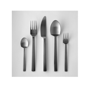 Ensemble de couverts en acier inoxydable de qualité supérieure, collection élégante de vaisselle pour la maison, la cuisine, la salle à manger, le restaurant et les services hôteliers - Product Image 1