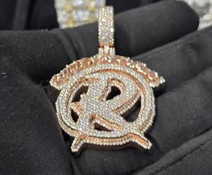 Pendentifs personnalisés en moissanite glacée, en argent 925, sertissage complet, lettre personnalisée, design unique, style personnalisé pour certifiés - Product Image 4