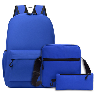 Conjunto de Mochila Escolar o de Viaje TITAN TREAD WEAR Amarilla con Estampado de Logotipo y Correas Ajustables, Modelo TTW-SB-00014 - Product Image 4