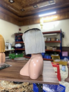 Nouvelle arrivée Perruque courte droite en cheveux humains de couleur grise Perruque frontale en dentelle suisse 100% cheveux vierges non traités - Product Image 4