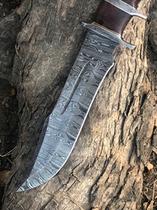 Couteau Bowie de camping personnalisé fait main, pointe clip, acier Damas, épaisseur de lame 3 mm, manche en bois non réglable, cuir - Product Image 3