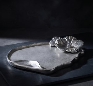 Plateau en métal lourd à motif botanique unique, finition texturée, pour cuisine et salle à manger, articles de table en stock - Product Image 5