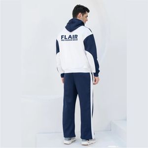 Chándal personalizado blanco y azul marino para hombre - Product Image 2