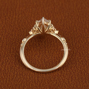 Anillo de Compromiso de Alta Calidad con Diamante de Laboratorio Corte Marquesa de 1 Quilate en Oro Sólido de 14K, Certificado IGI, Joyería de Boda Personalizada - Product Image 4