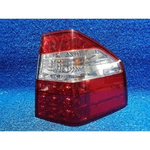 Conjunto de Faro Trasero Derecho Usado OEM 924022J100 para Mohave 2008-2016 - Product Image 1