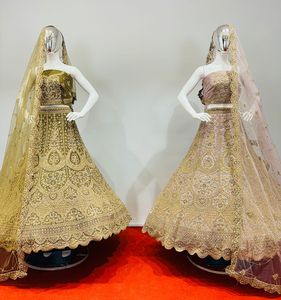 Diseñador Heavy Bridal Velvet Lehanga Choli Full Jarkan Stone Adornado Ropa de boda para adultos para colecciones nupciales - Product Image 6