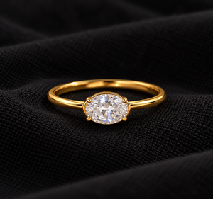 Bague de fiançailles en diamant taille ovale plaqué or, sertie à griffes, alliance classique pour femmes et hommes - Product Image 4
