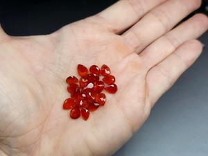 พลอยคาร์เนเลียนทรงลูกแพร์เจียระไนธรรมชาติ สีม่วง สำหรับทำเครื่องประดับ - Product Image 4