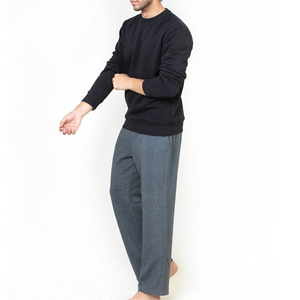 Sweat-shirt à col rond noir uni en mélange de coton tricoté à manches longues respirant coupe classique décontracté pour l'automne et l'hiver - Product Image 3