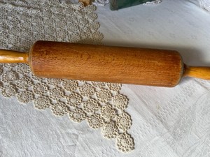 Rouleau à pâtisserie en bois à finition lisse pour la pâtisserie et la cuisine - Product Image 3