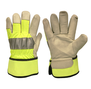 Gants haute visibilité Elite Performance conçus pour les environnements de travail à haut risque, offrant une sécurité et une précision maximales. - Product Image 1