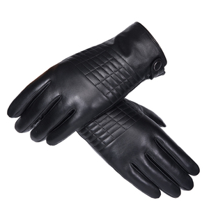 Gants en cuir de qualité professionnelle, conçus pour une durabilité maximale, un style élégant et des performances fiables dans les milieux professionnel et mode. - Product Image 2