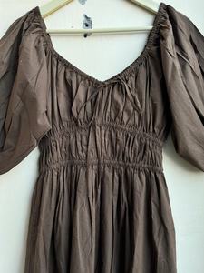 Robe en coton décolleté cœur pour femmes Robe midi décontractée marron Robe longue d'été en coton indien - Product Image 2